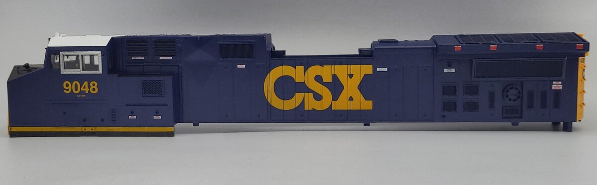Lionel 39584-2 CSX Dash 9-44CW Diesel Locomotive Shell #9048