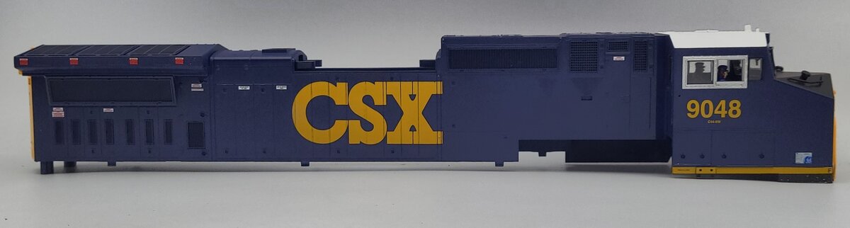 Lionel 39584-2 CSX Dash 9-44CW Diesel Locomotive Shell #9048