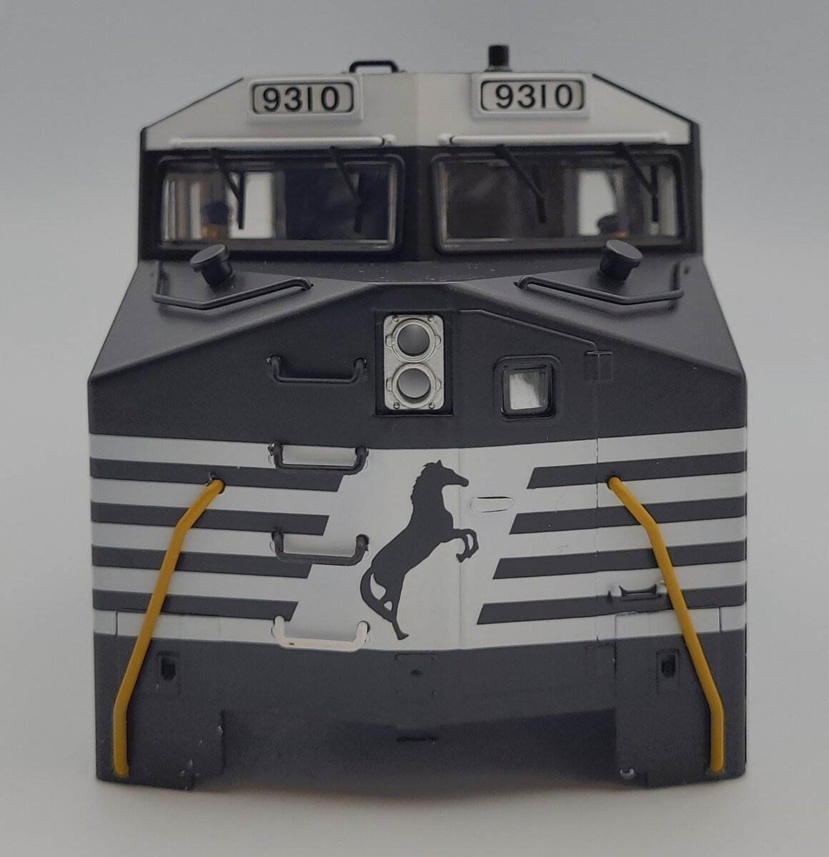 Lionel 39586-2 Norfolk Southern Dash 9-44CW Diesel Locomotive Shell #9310