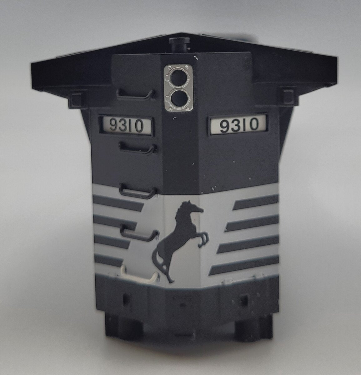 Lionel 39586-2 Norfolk Southern Dash 9-44CW Diesel Locomotive Shell #9310