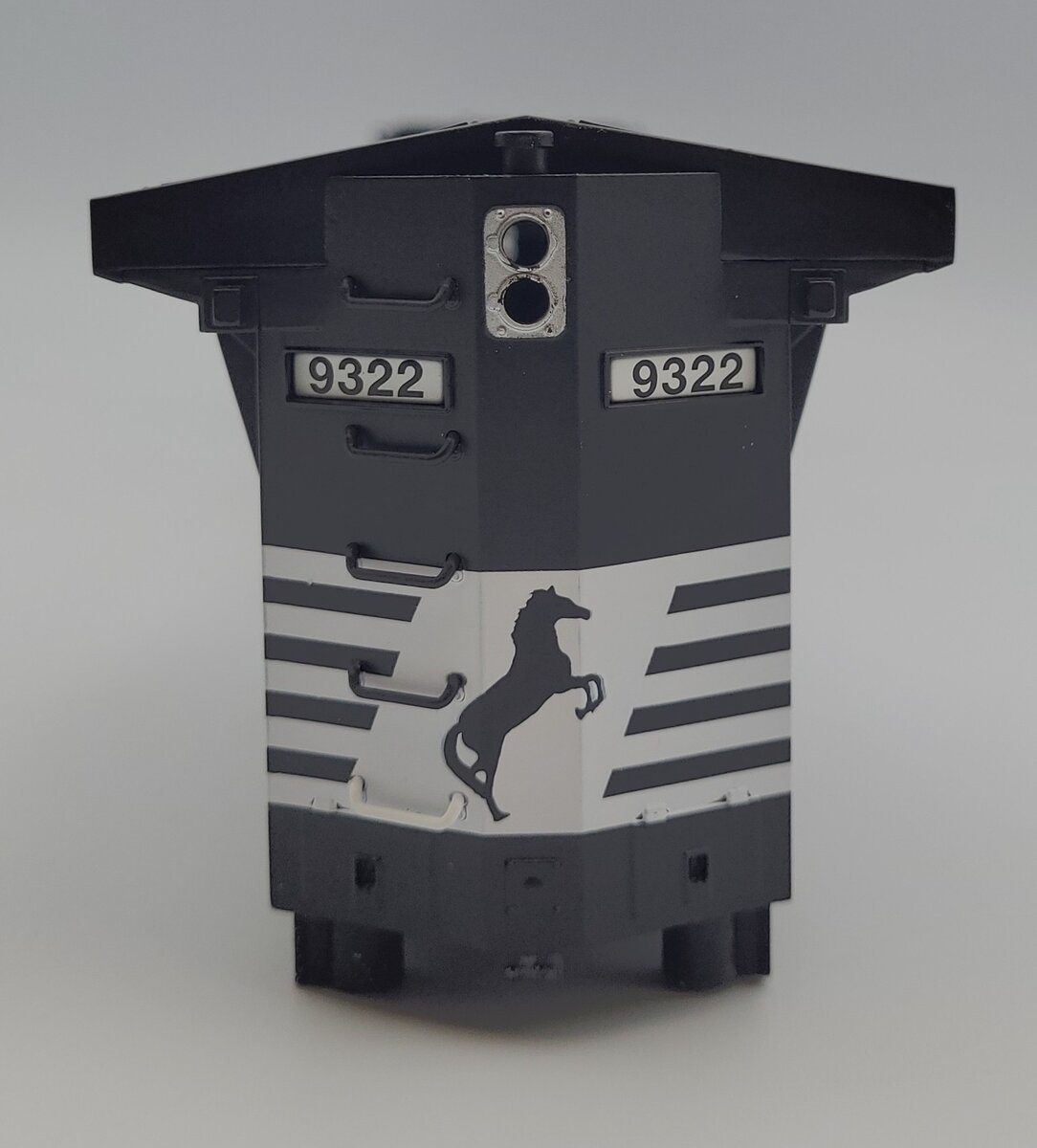 Lionel 39587-2 Norfolk Southern Dash 9-44CW Diesel Locomotive Shell #9322