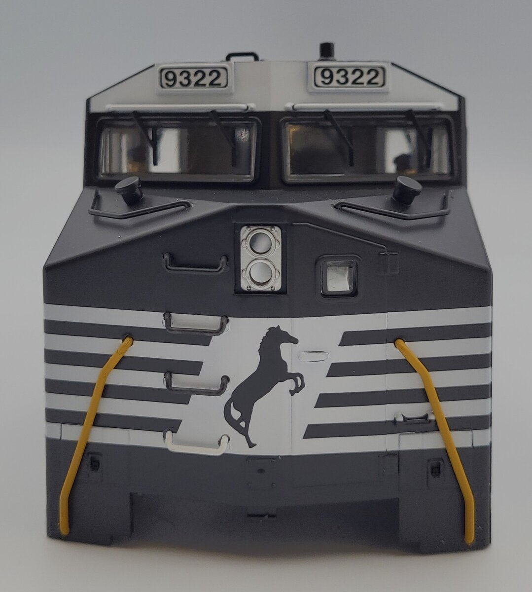 Lionel 39587-2 Norfolk Southern Dash 9-44CW Diesel Locomotive Shell #9322