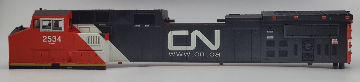 Lionel 39589-2 Canadian National Dash-9 Diesel Locomotive Shell #2534