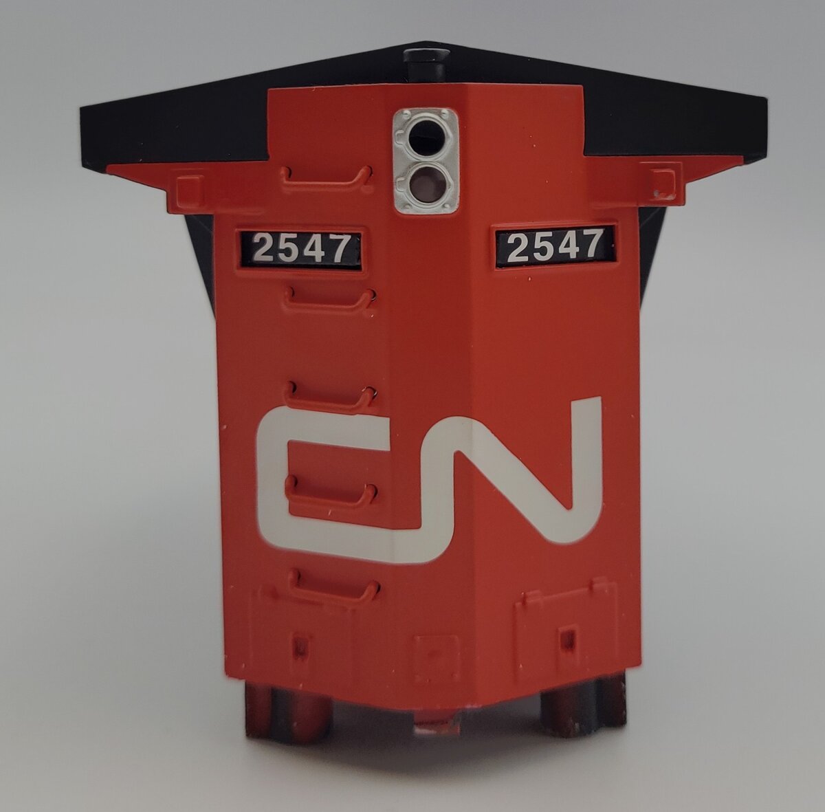 Lionel 39590-2 Canadian National Dash-9 Diesel Locomotive Shell #2547