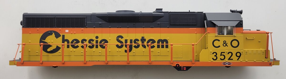 Lionel 38797-2 C&O Chessie System GP-35 Diesel Locomotive Shell #3529