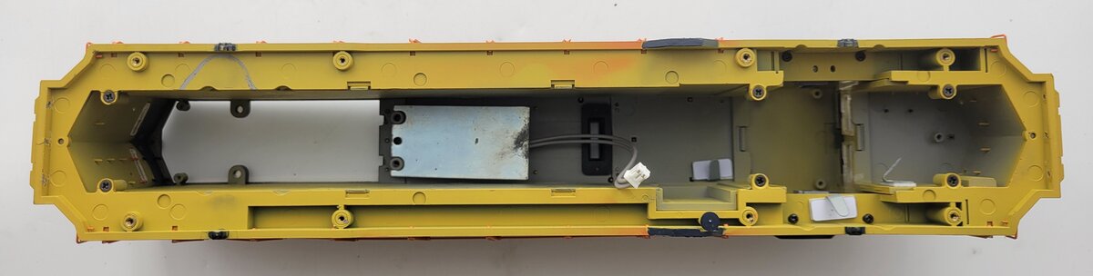 Lionel 38797-2 C&O Chessie System GP-35 Diesel Locomotive Shell #3529