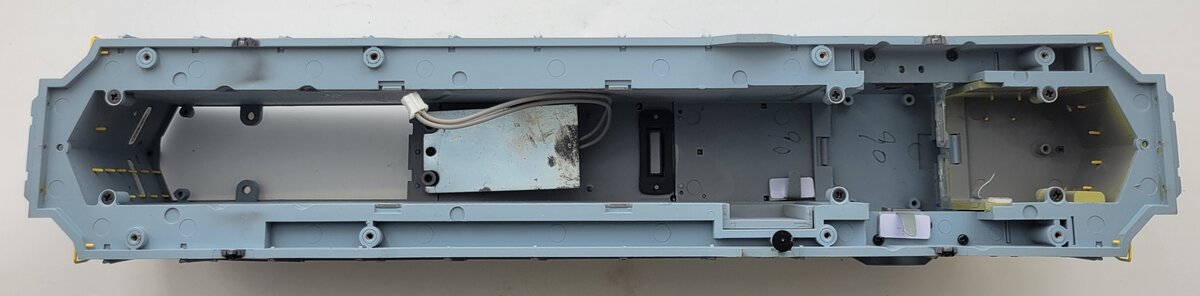 Lionel 38865-2 Louisville and Nashville GP-35 Diesel Locomotive Shell #1105