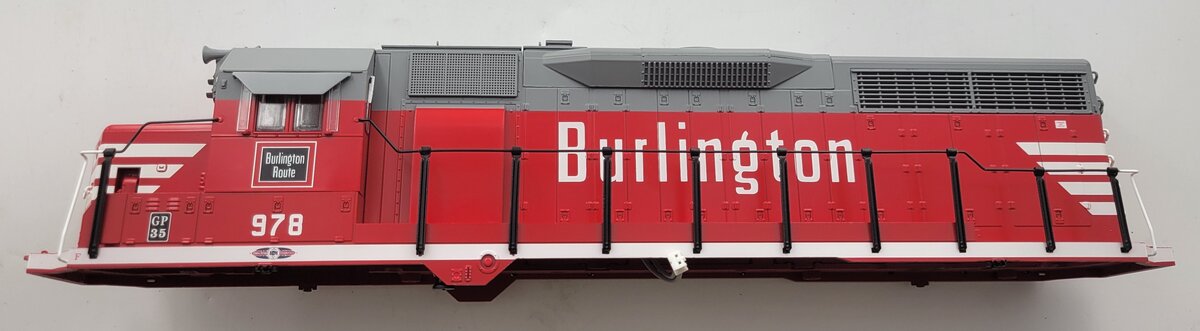 Lionel 38868-2 GP-35 Burlington CB&Q GP-35 Diesel Locomotive Shell #978