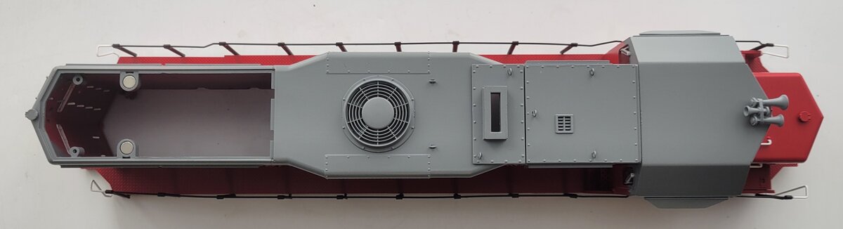Lionel 38868-2 GP-35 Burlington CB&Q GP-35 Diesel Locomotive Shell #978