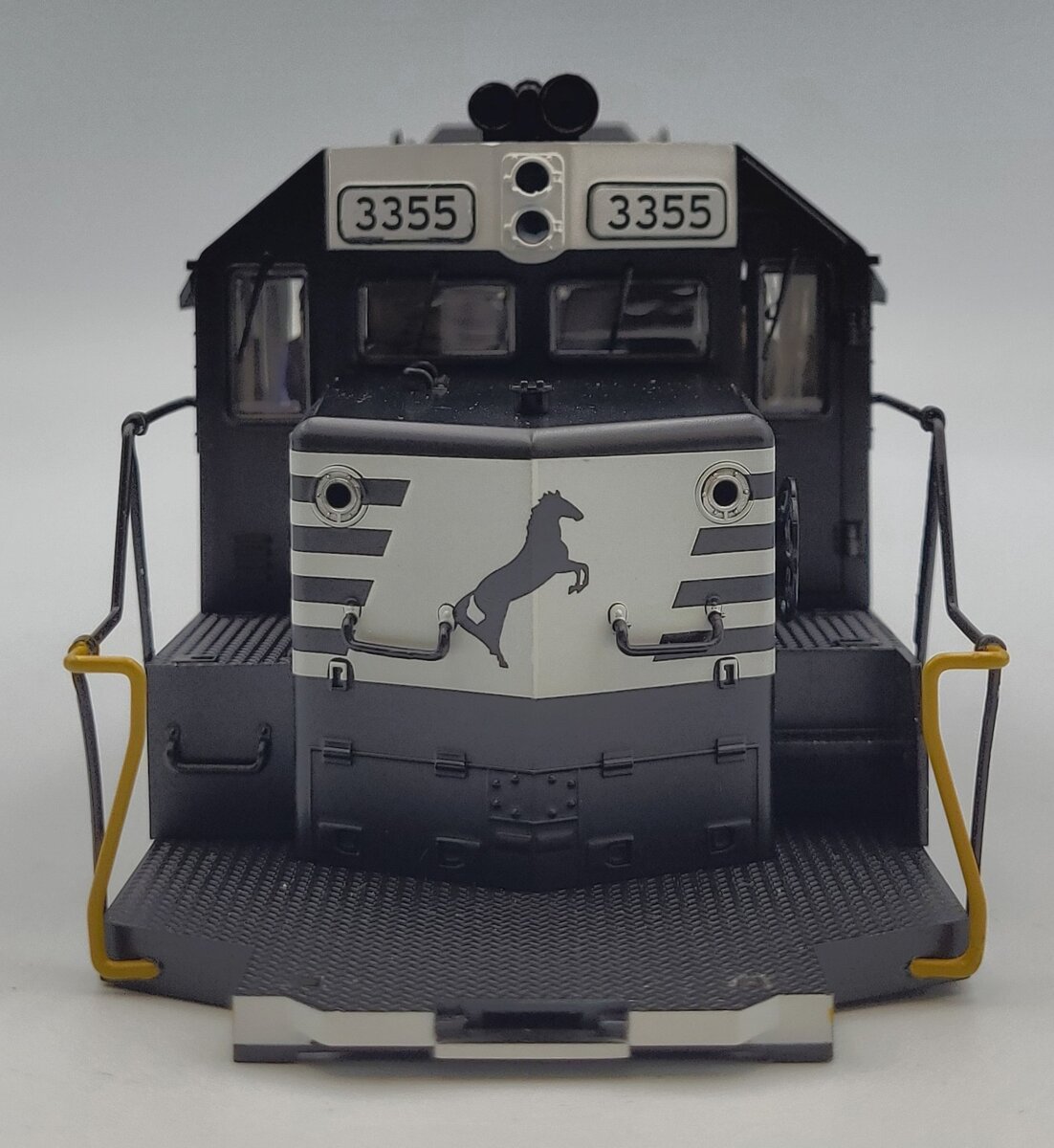 Lionel 38939-2 Norfolk Southern SD40-2 Diesel Locomotive Shell #3355