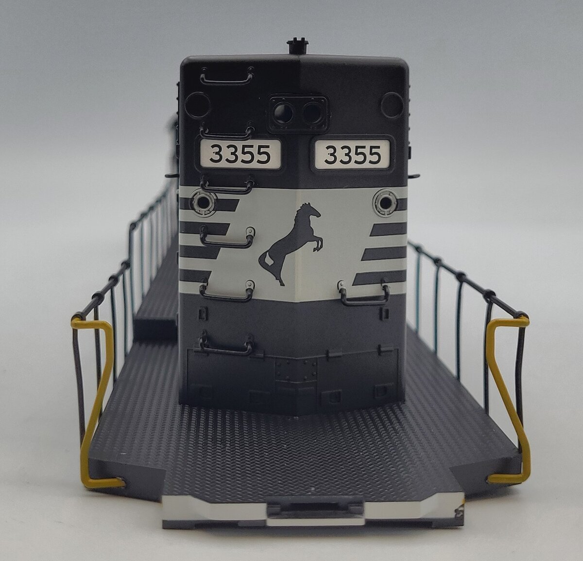 Lionel 38939-2 Norfolk Southern SD40-2 Diesel Locomotive Shell #3355