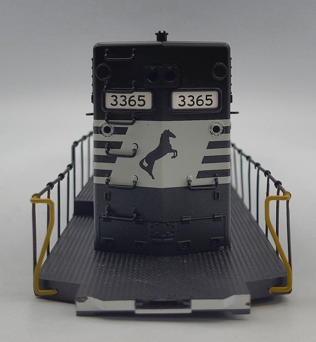 Lionel 38940-2 Norfolk Southern SD40-2 Diesel Locomotive Shell #3365