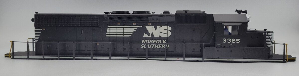 Lionel 38940-2 Norfolk Southern SD40-2 Diesel Locomotive Shell #3365