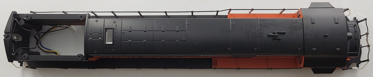 American Flyer 42516-2 Milwaukee Road Legacy U-33C Diesel Locomotive Shell #5705