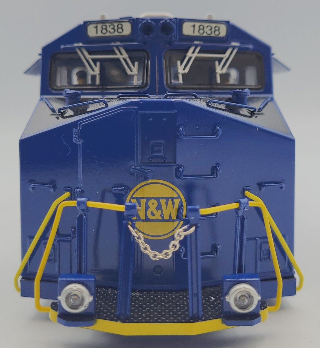 Lionel 38958-2 N&W NS Heritage ES44AC Diesel Locomotive Body Shell #1838
