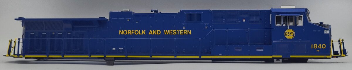 Lionel 38959-2 N&W NS Heritage ES44AC Diesel Locomotive Body Shell #1840