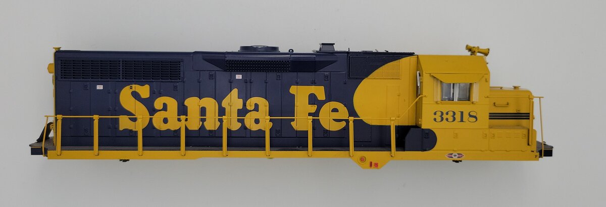 Lionel 38976-2 Atchison Topeka & Santa Fe Legacy GP35 Diesel Loco Shell #3318