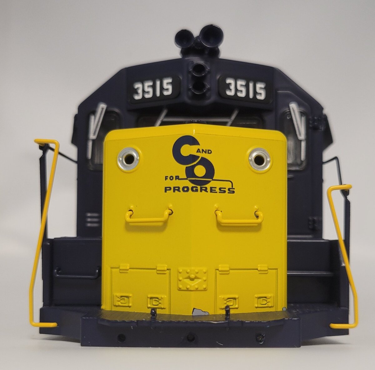 Lionel 38984-2 Chesapeake and Ohio GP-35 Diesel Locomotive Shell #3515