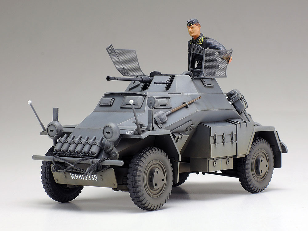 Tamiya 35270 1:35 SdKfz 222 Leichter 4x4 PzSpahWg Military Tank Model Kit