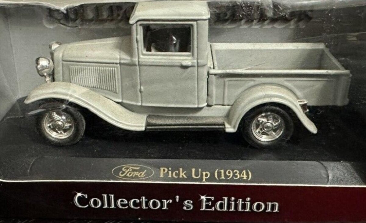 YatMing Road Signature 94243 1:43 1934 Ford Pick Up Truck (Gray) MT/Box