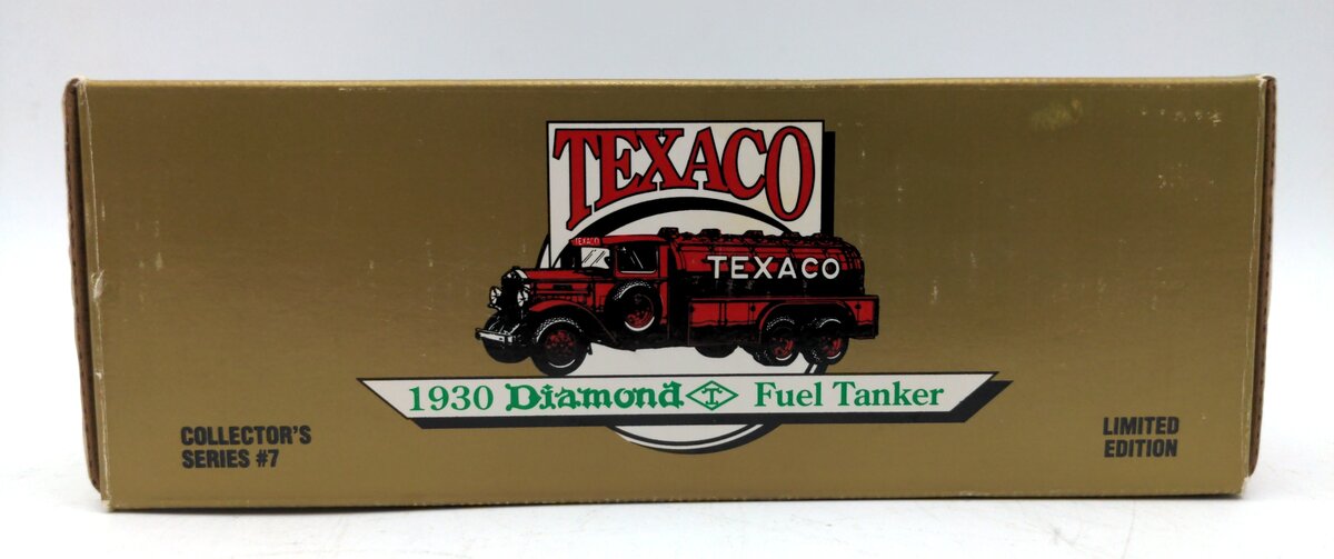 Ertl 9330VO 1:30 Texaco 1930 Diamond-T Fuel Tanker Locking Coin Bank (1990)