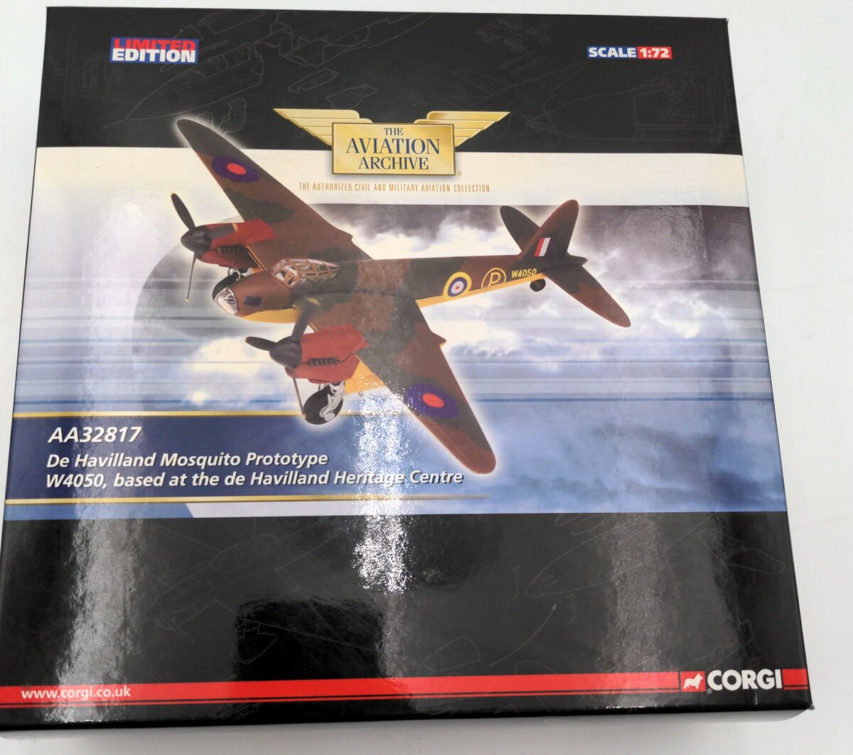 Corgi AA32817 1:72 De Havilland Mosquito
