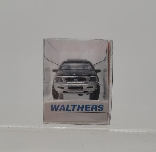 Walthers 933-1230 1:87 Scale Black Ford Expedition 1998