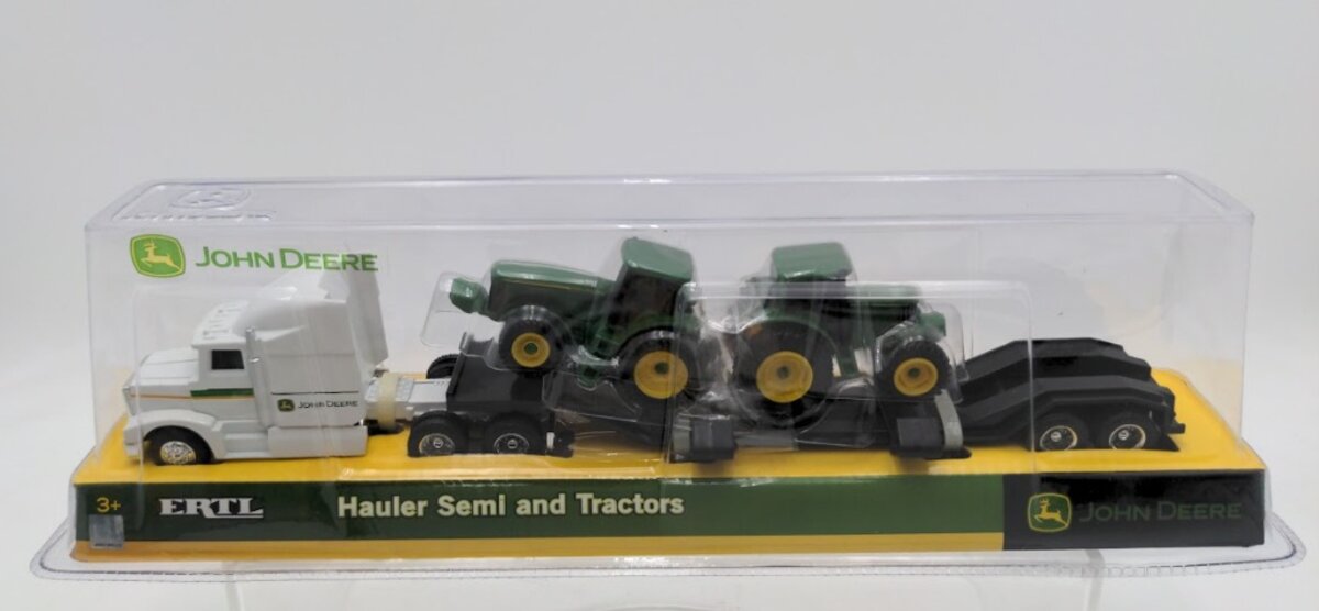 Ertl 35456 1:64 John Deere Semi Hauler Semi-Truck W/White Hauling Two Tractors