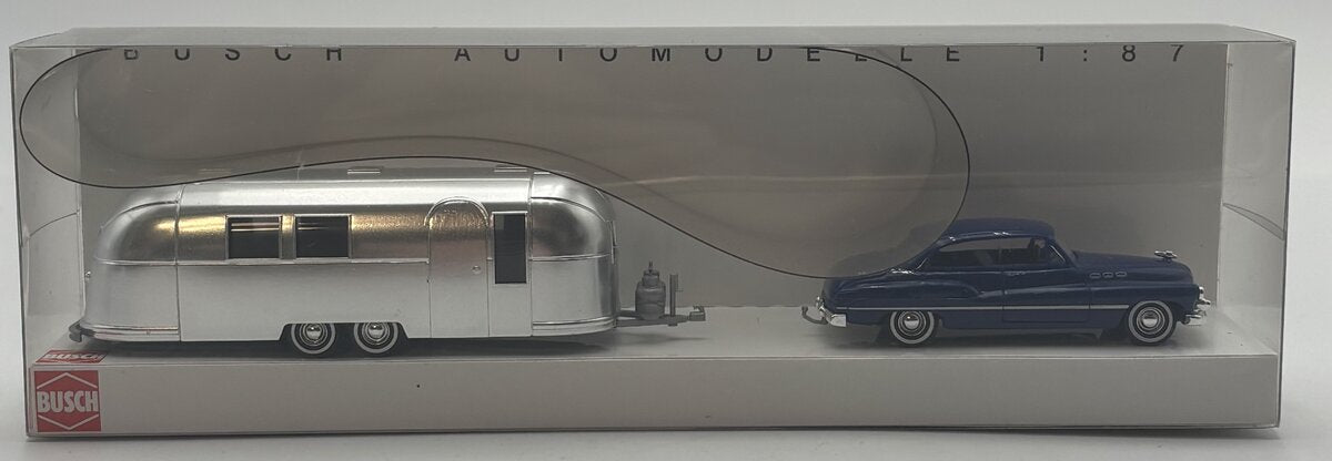 Busch 44718 HO Navy Buick W/Silver Airstream Trailer