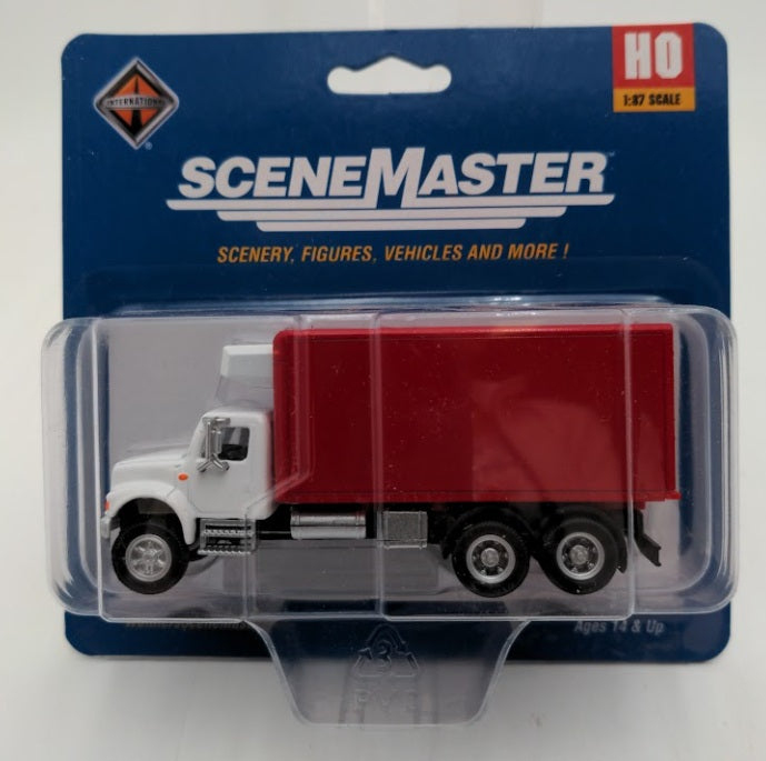 Walthers 949-11391 HO Assembled International 4900 Dual-Axle Refrigerated Van