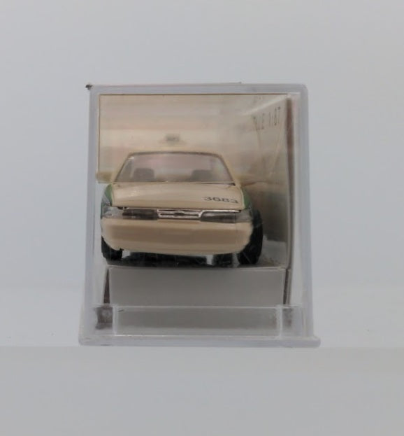 Busch 49004 1:87 Scale Ford Crown Victoria Checkers US Taxi