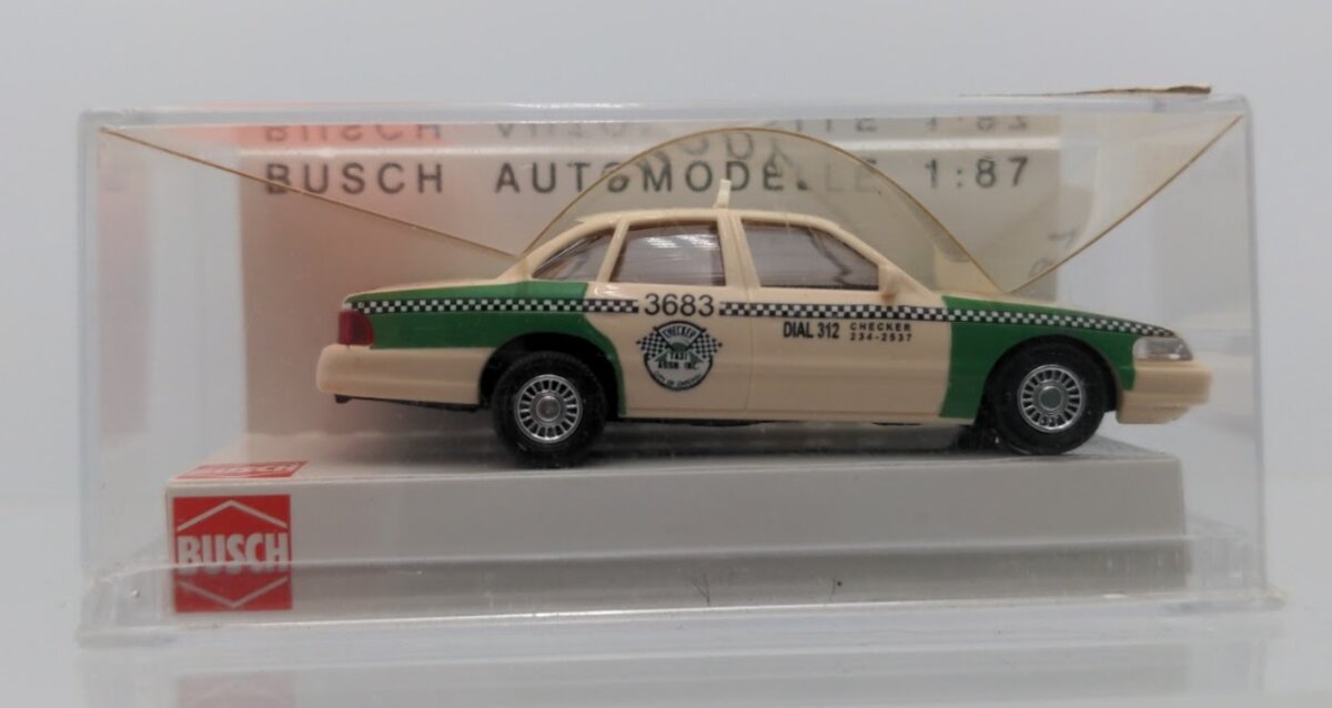Busch 49004 1:87 Scale Ford Crown Victoria Checkers US Taxi