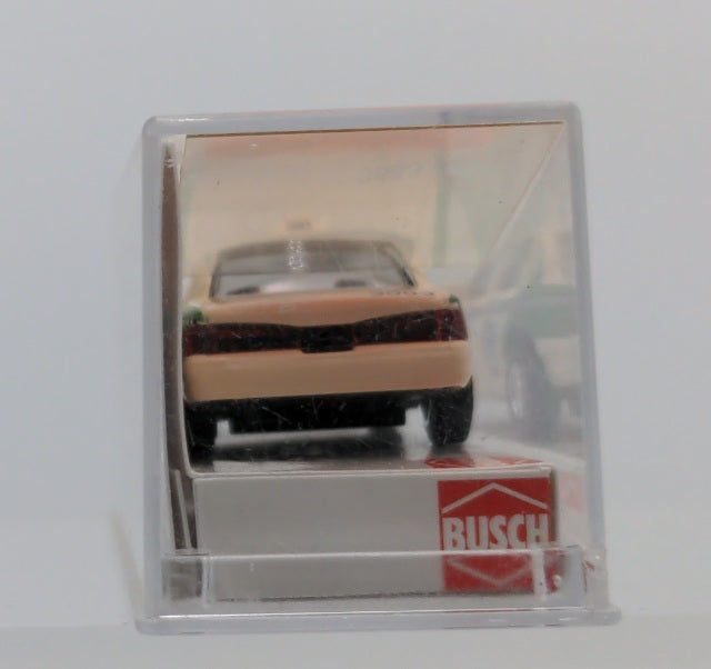 Busch 49004 1:87 Scale Ford Crown Victoria Checkers US Taxi