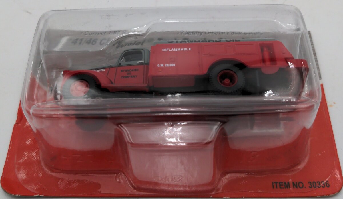 Classic Metal Works 30336 HO Mini Metals Standard Oil '41-'46 Chevy Tank Truck