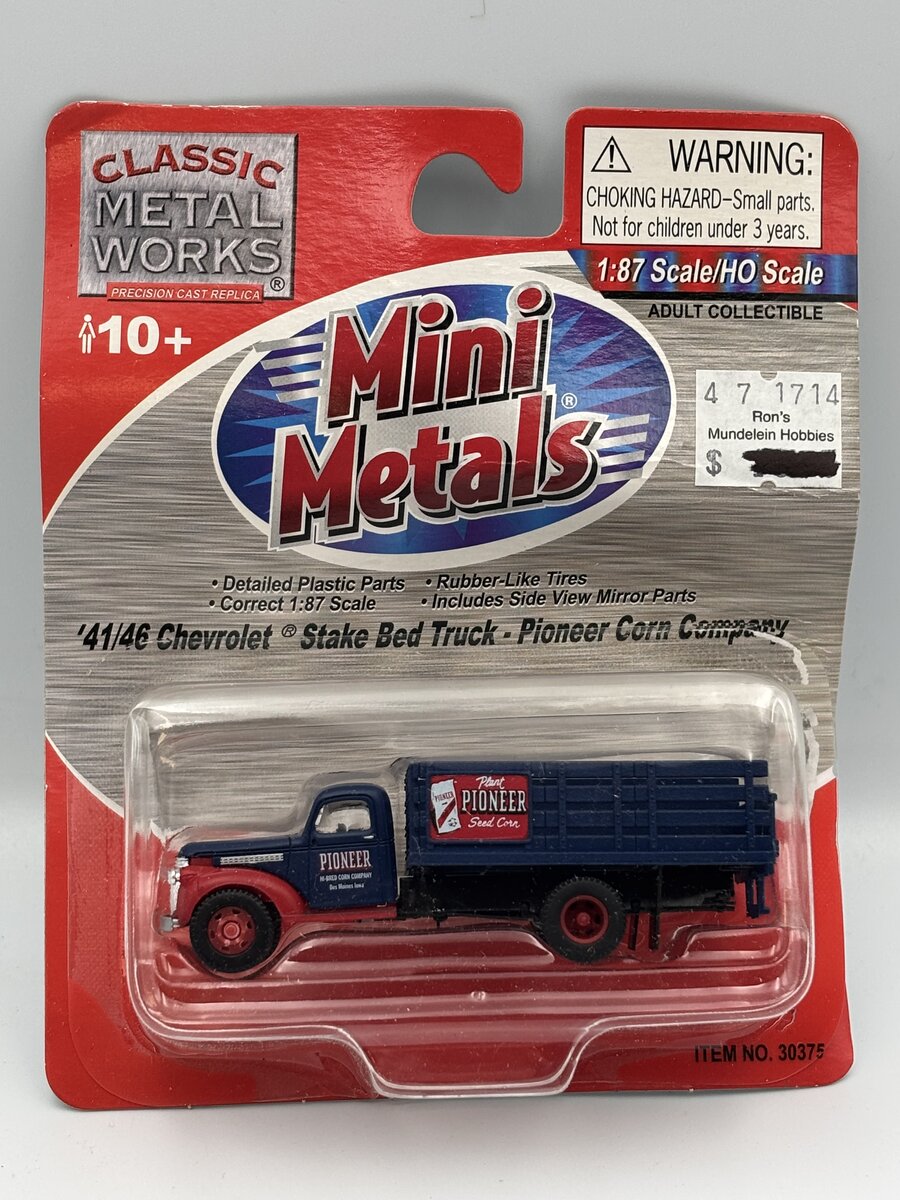 Classic Metal Works 30375 HO Mini Metals Pioneer '41-46 Chevy Stake Bed Truck