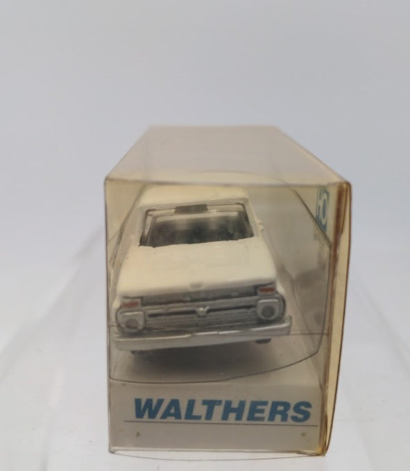 Walthers 933-1210 HO Scale White 1966 Ford F-100 Pickup