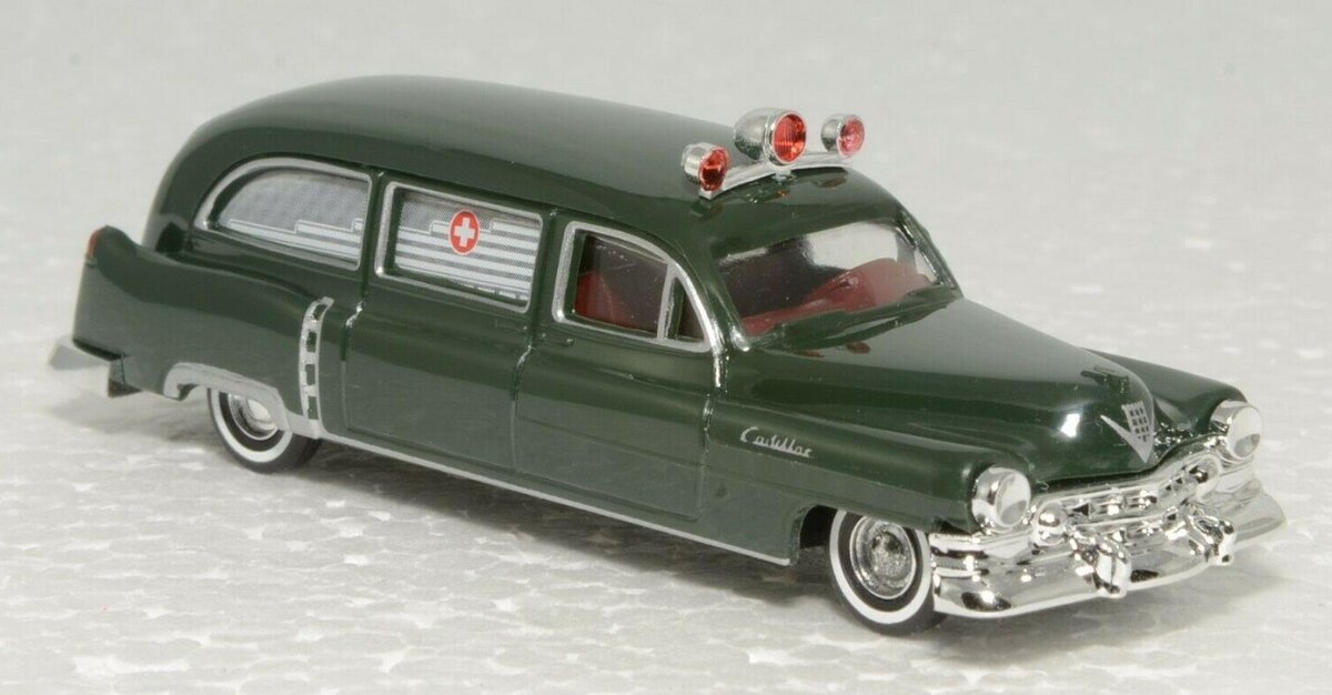 Busch 43461 HO Green 1952 Ambulance Cadillac Station Wagon