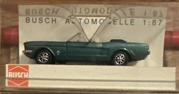 Busch 47505 HO Metallic Green '64 Forde Mustang Mustang Convertible Top Down MP