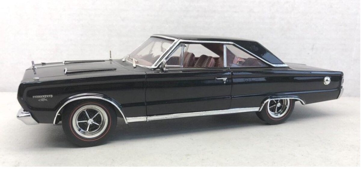 Highway 61 50029 1:18 Black 1967 Plymouth GTX Die-Cast Collectibles