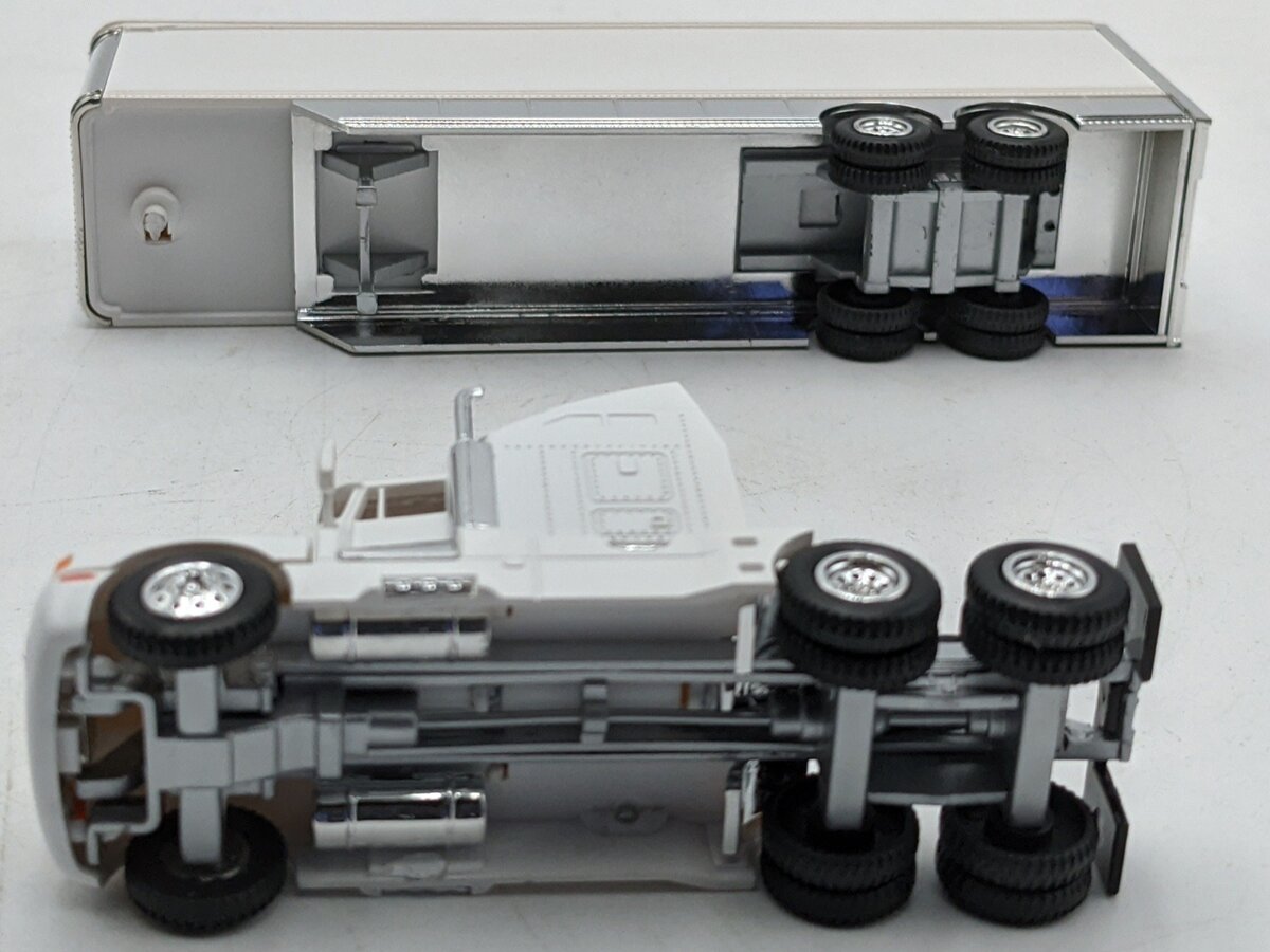Model Power 21001 1:87 Long Haul Tractor w/Racing Trailer White