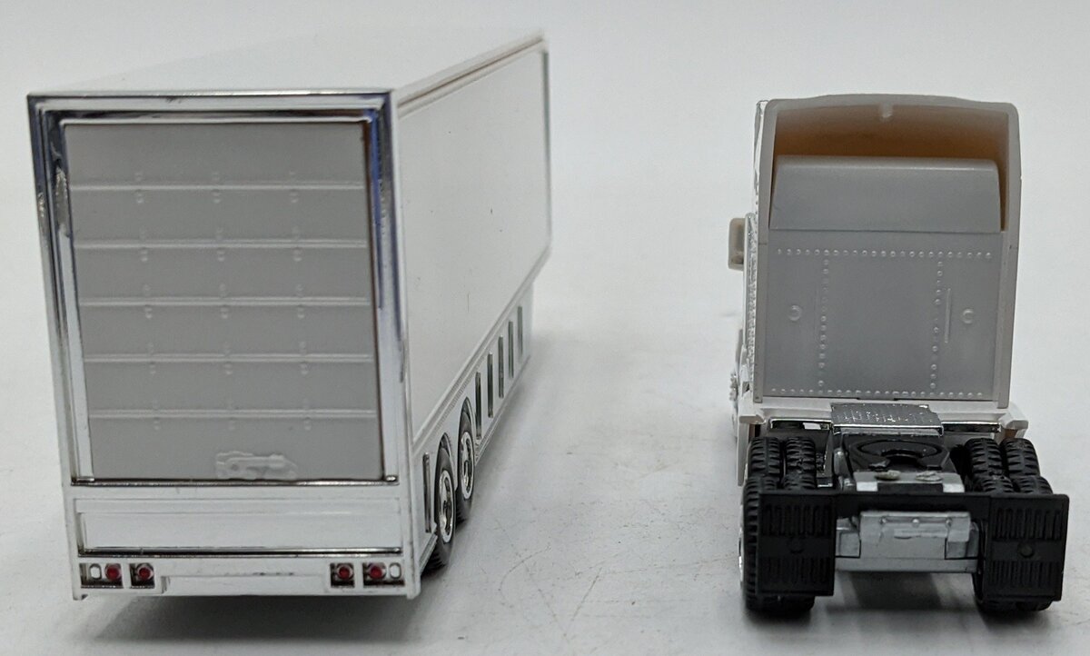 Model Power 21001 1:87 Long Haul Tractor w/Racing Trailer White