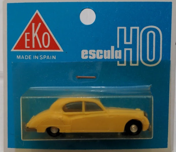 EKO 2106 HO Scale Yellow Jaguar Mark IX Sedan Plastic Automobile