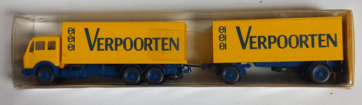 Wiking 457 HO Scale ei Verpoorten Freight Car with Two Trailers Plastic Model
