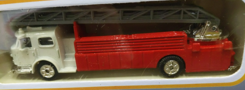 Model Power 7767 HO Scale Aerial Hook and Triple Ladder Fire Truck