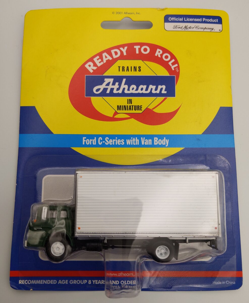 Athearn 02744 HO Green Cab Ford C-Series with Van Body
