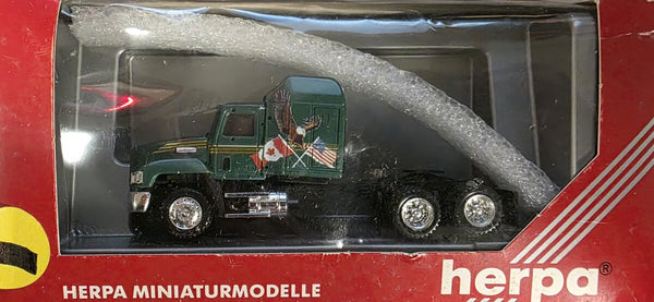 Herpa 6253 HO Mack CH613 Green w/ Can-Am Cross Flags Sleeper Cab
