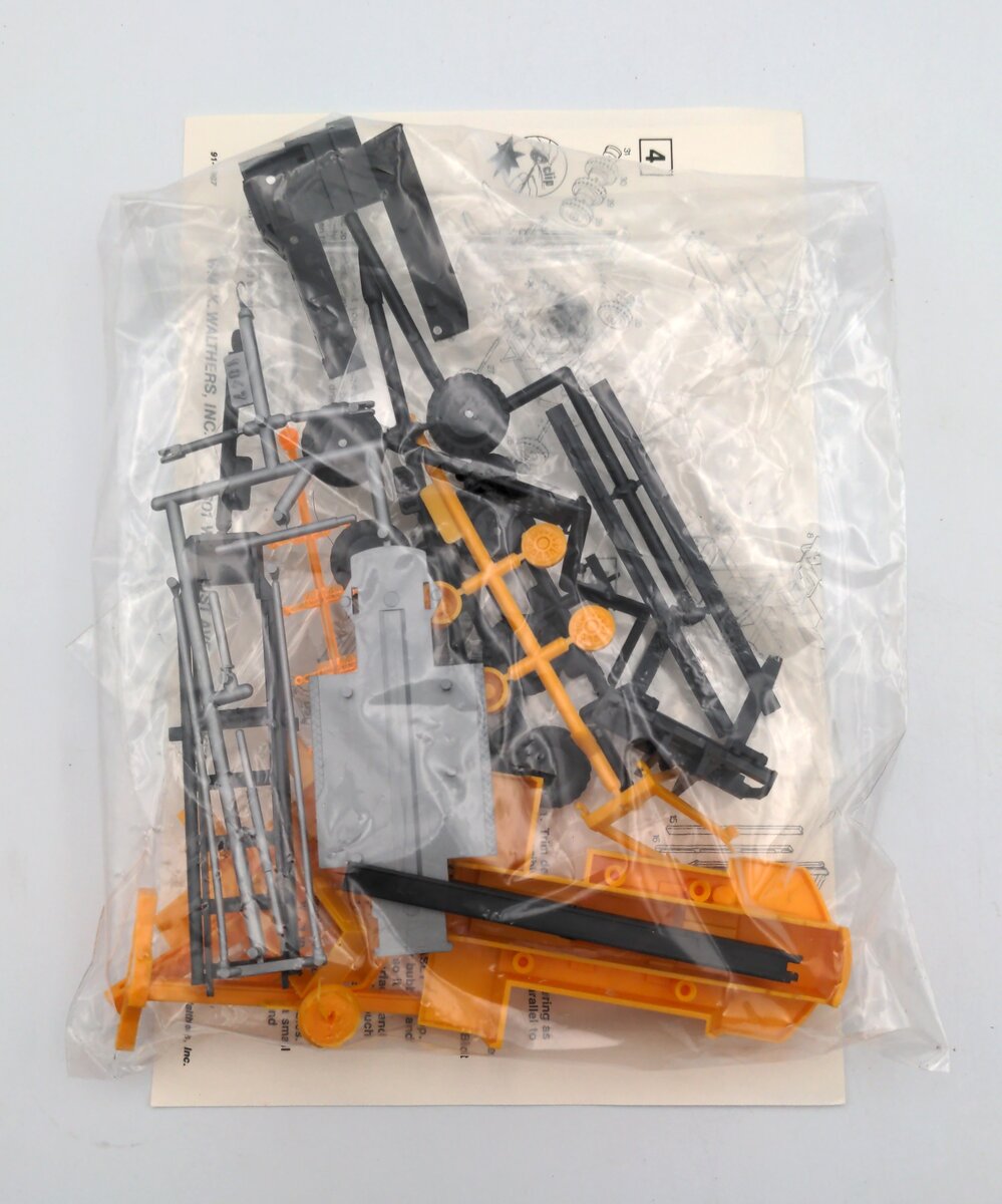 Walthers 933-3109 HO Kalmar Container Crane Kit