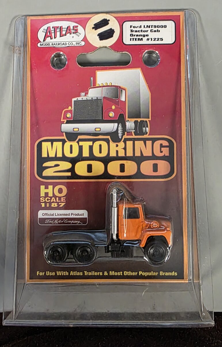 Atlas 1225 HO Orange Tractor Cab Ford® 9000 LNT