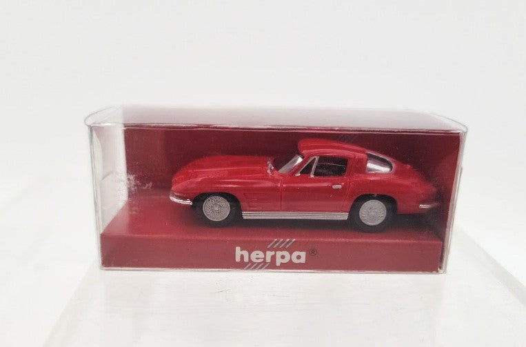Herpa 21968 1:87 Scale Red Corvette Sting Ray 1963