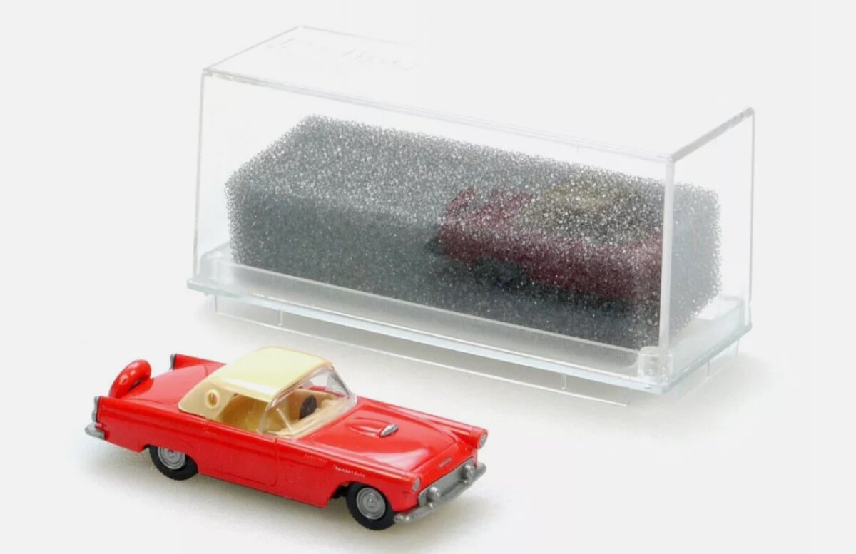 Praline 5200 HO Red & Beige Hardtop '56 Ford Thunderbird